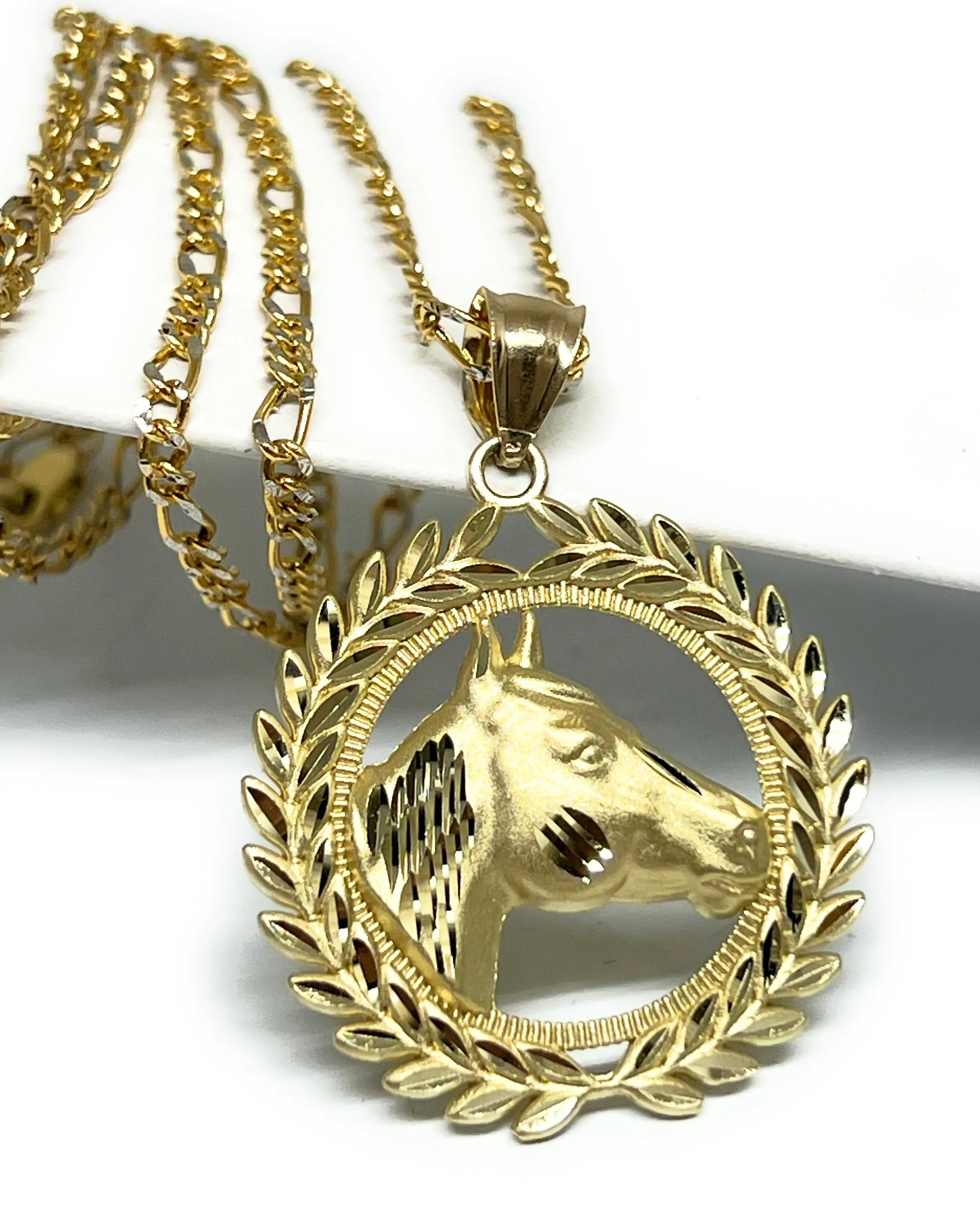 10k Solid Gold Yellow HORSE ROUND CORONET Pendant Necklace