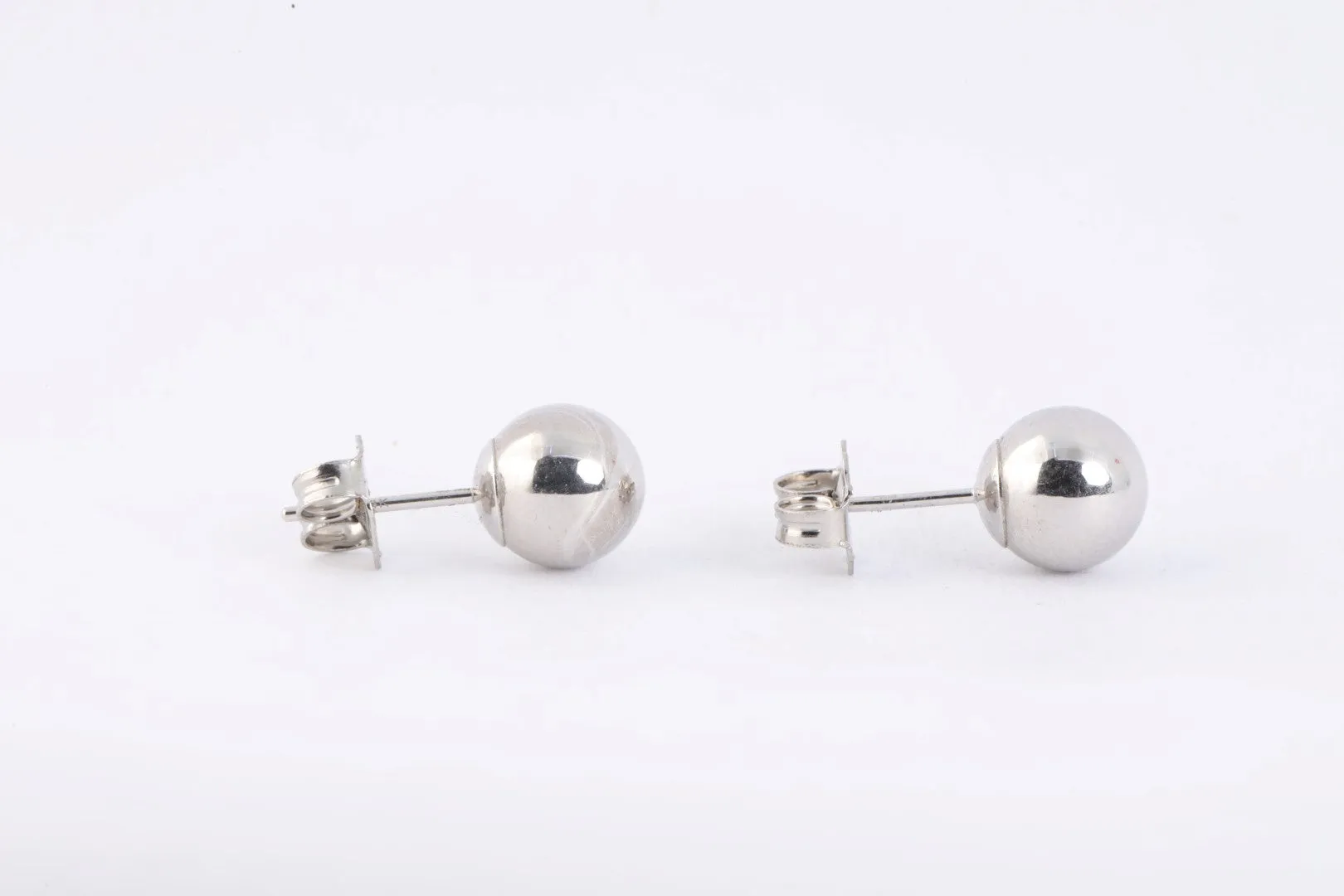 14k White Gold Ball Stud Earrings (0.66g.)