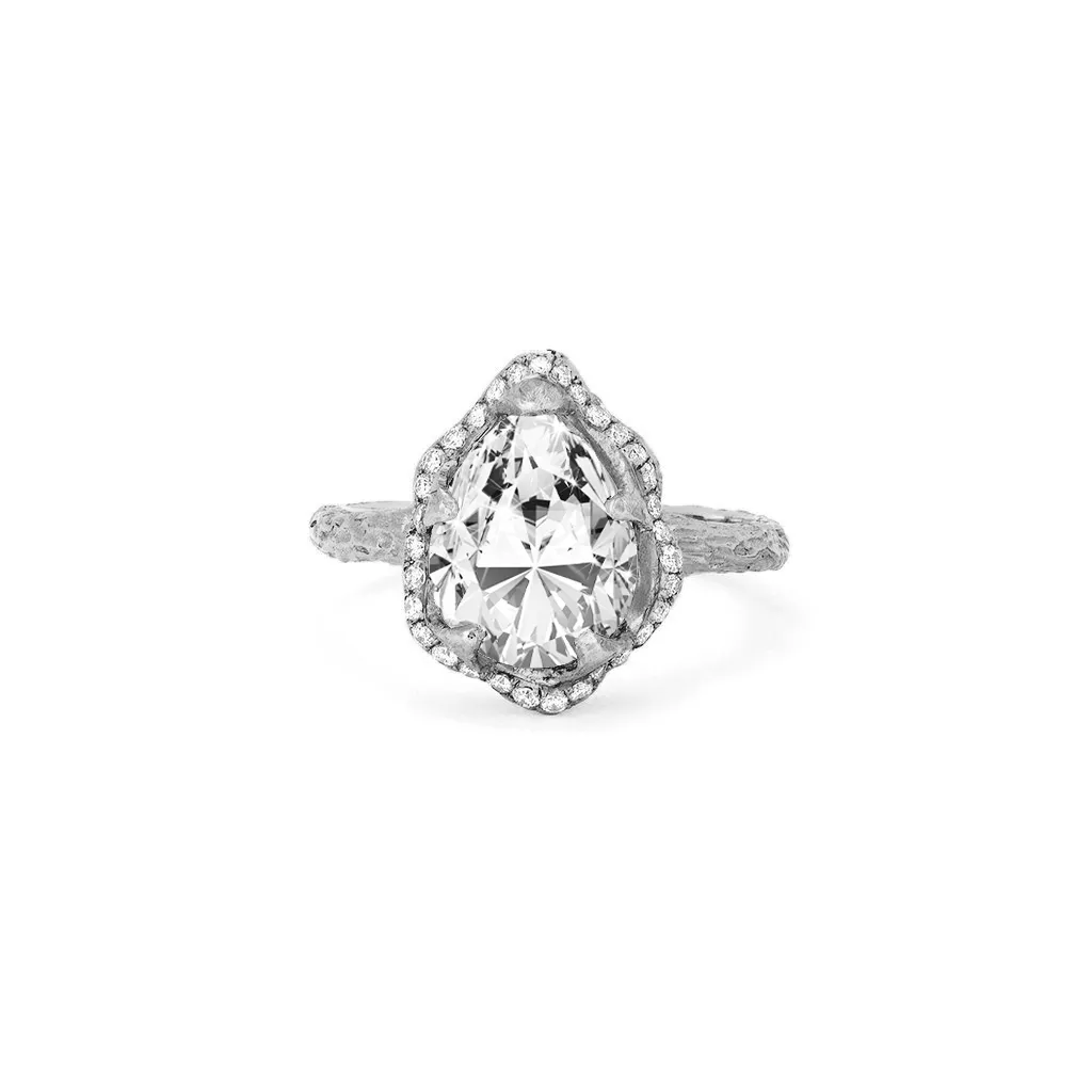 Baby Queen Water Drop Diamond Setting with Full Pavé Halo