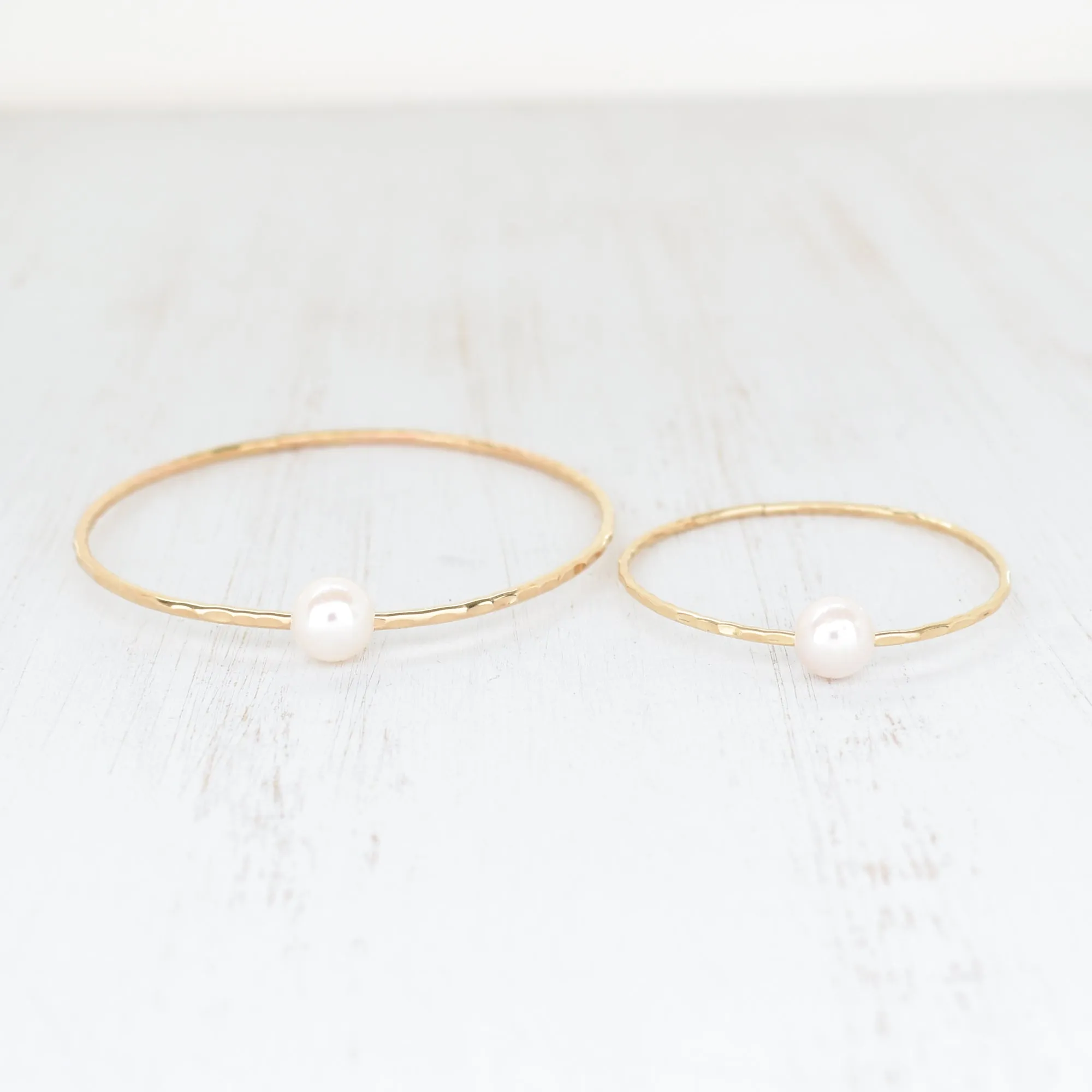 (Keiki) White Pearl Bangle