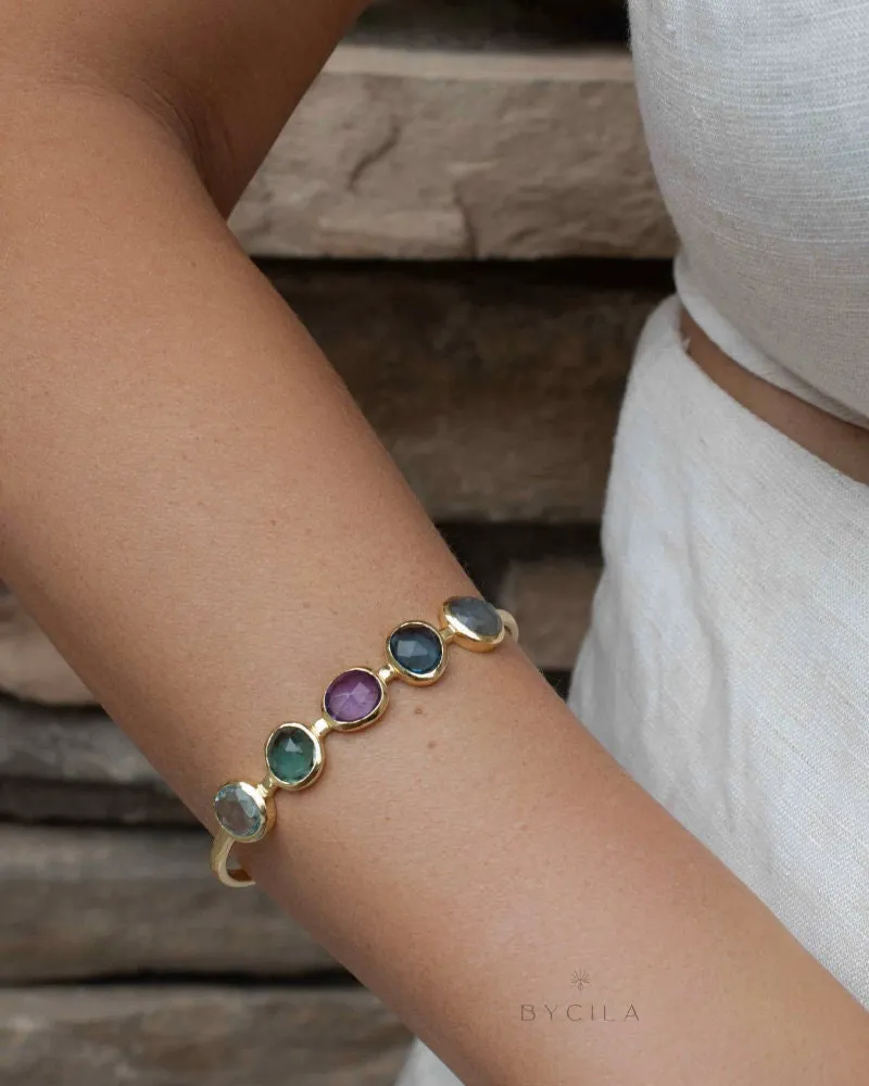 Labradorite, Iolite hydro, Amethyst, Green Tourmaline hydro & Blue Topaz  * Bangle Bracelet * Gold Plated  * Adjustable * BJB057