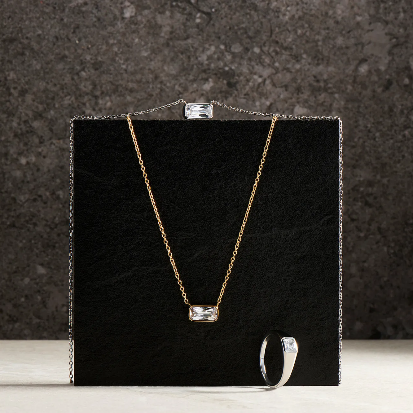 Liv Pendant Necklace