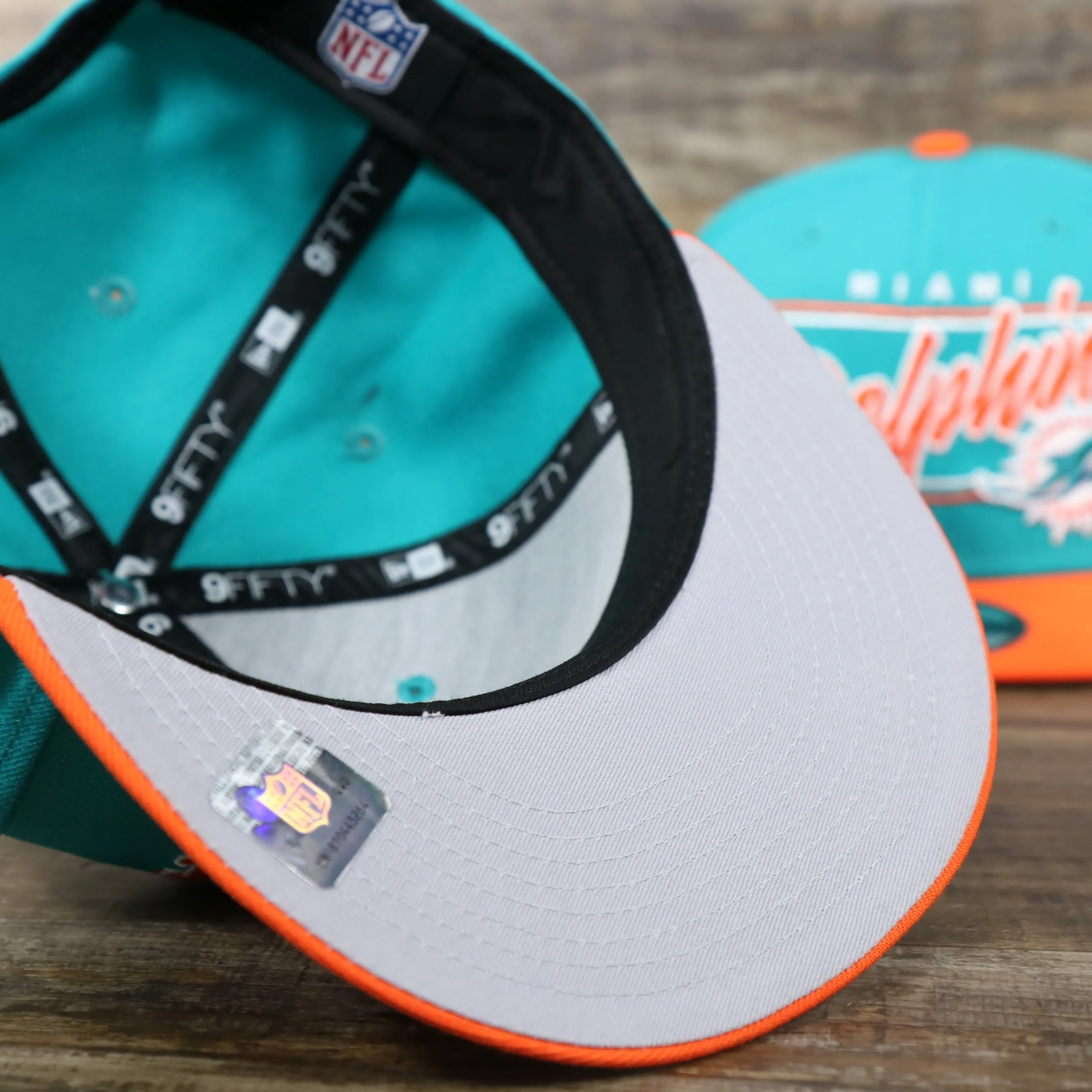 Miami Dolphins Team Script College Bar Gray bottom 9Fifty Snapback | Aqua/Orange Snap Cap