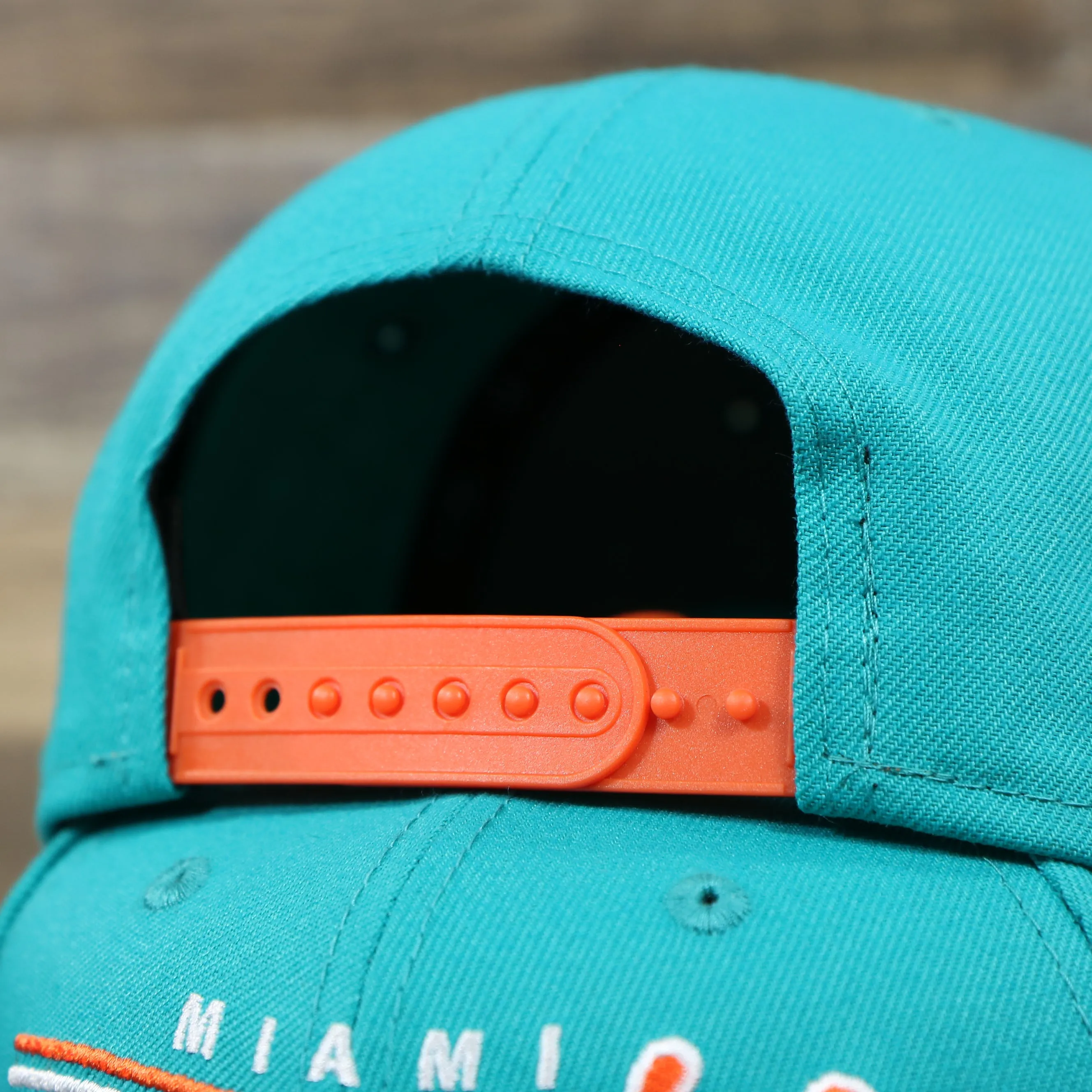 Miami Dolphins Team Script College Bar Gray bottom 9Fifty Snapback | Aqua/Orange Snap Cap