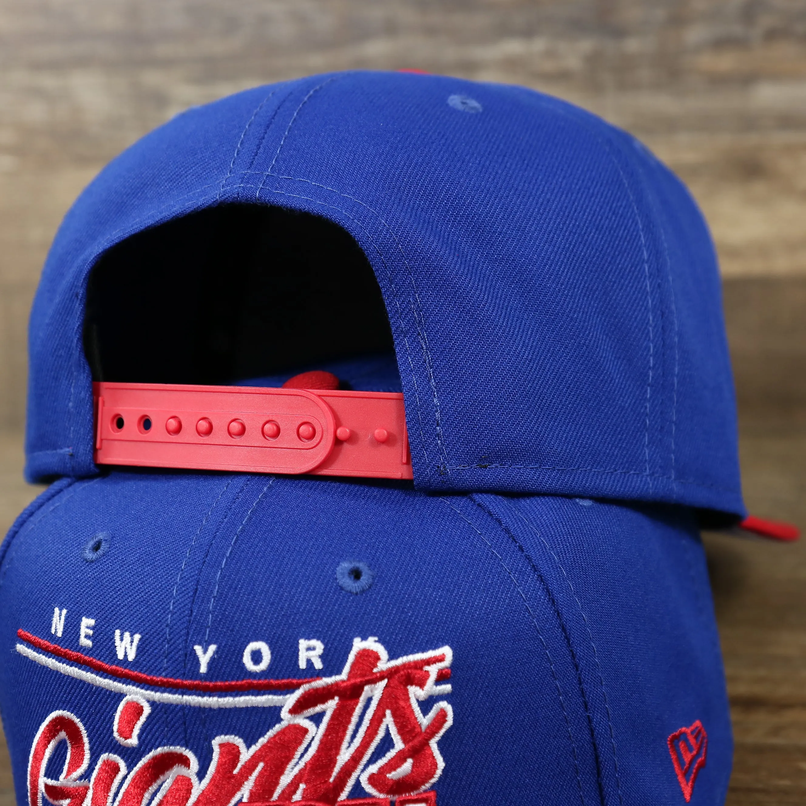 New York Giants Team Script College Bar Gray Bottom 9Fifty Snapback | Royal Blue And Red Snap Cap