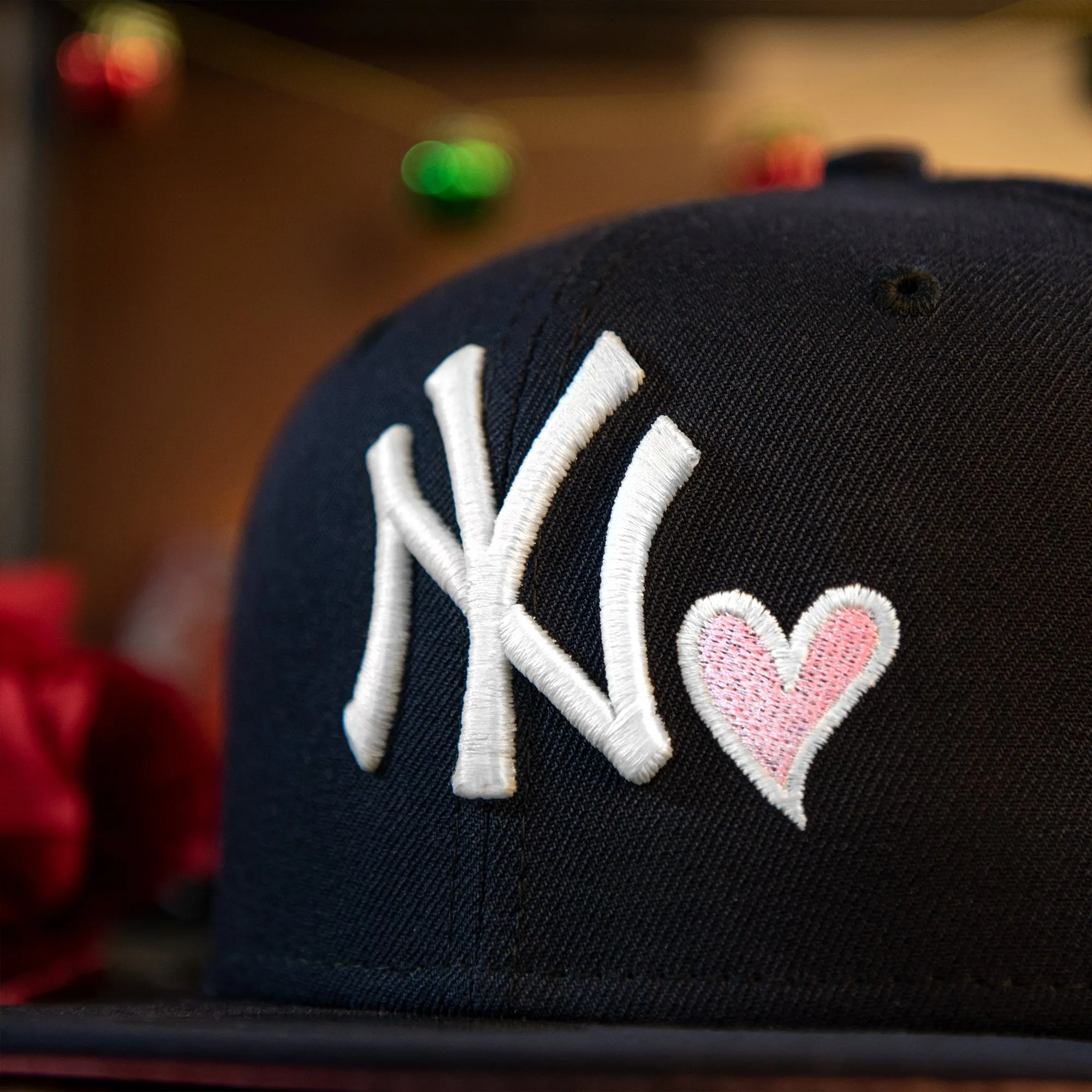 New York Yankees Glow In The Dark 1996 World Series Heart Pink Bottom Side Patch 59Fifty Fitted Cap