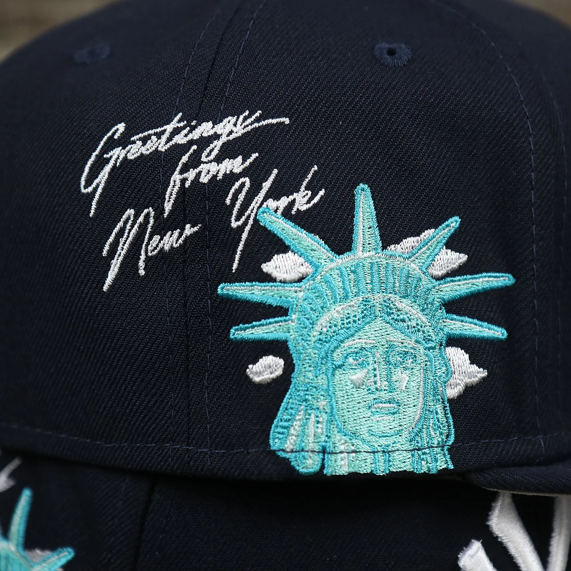 New York Yankees Lady Liberty Cloud Icon Side Patch Gray Bottom 59Fifty Fitted Cap | Navy Blue 59Fifty Cap