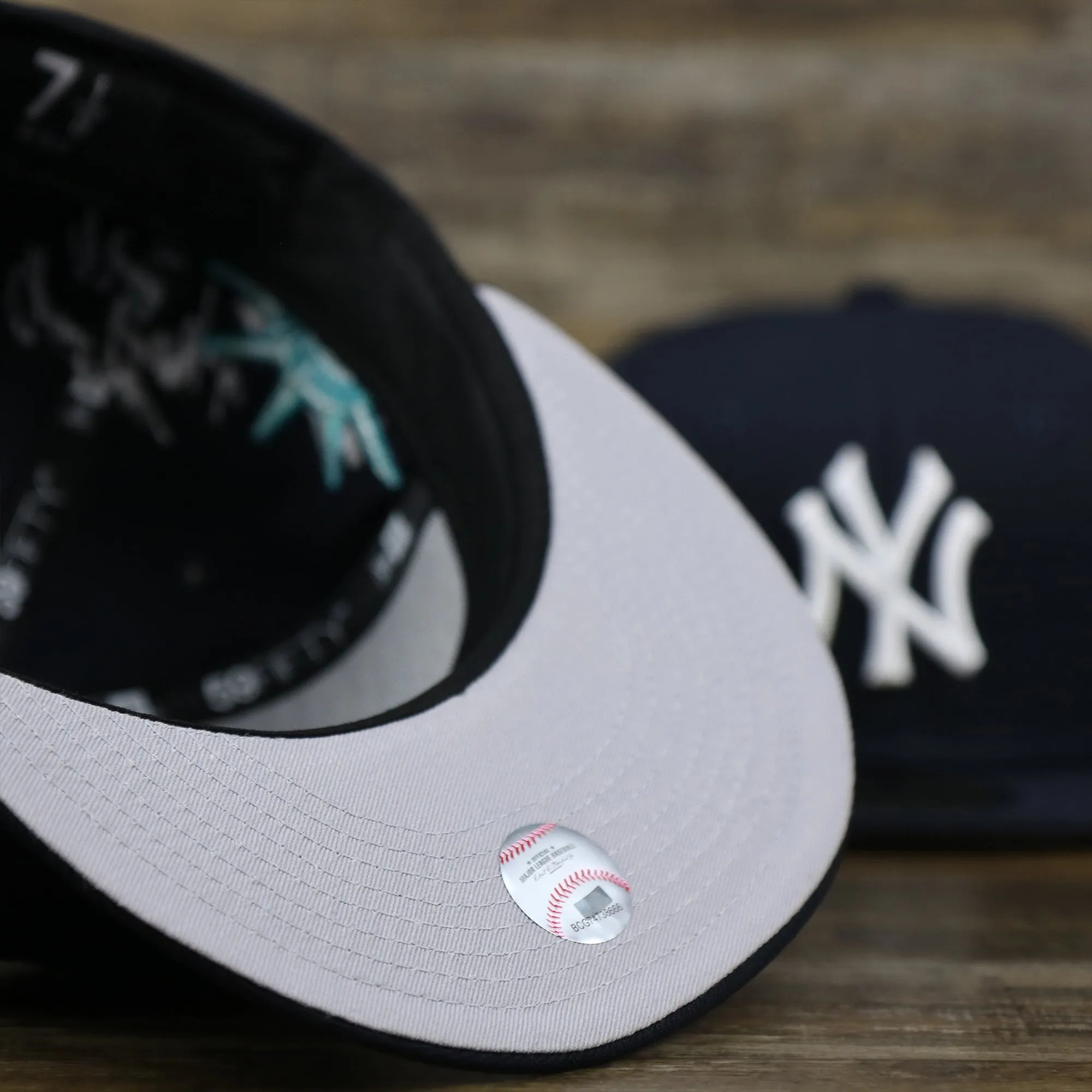 New York Yankees Lady Liberty Cloud Icon Side Patch Gray Bottom 59Fifty Fitted Cap | Navy Blue 59Fifty Cap