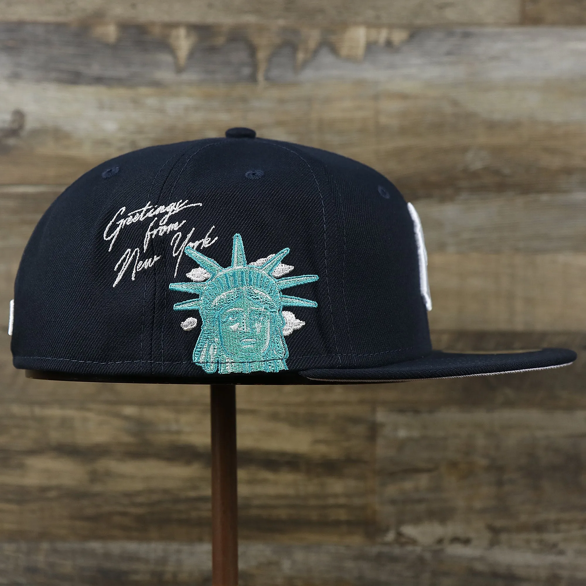 New York Yankees Lady Liberty Cloud Icon Side Patch Gray Bottom 59Fifty Fitted Cap | Navy Blue 59Fifty Cap