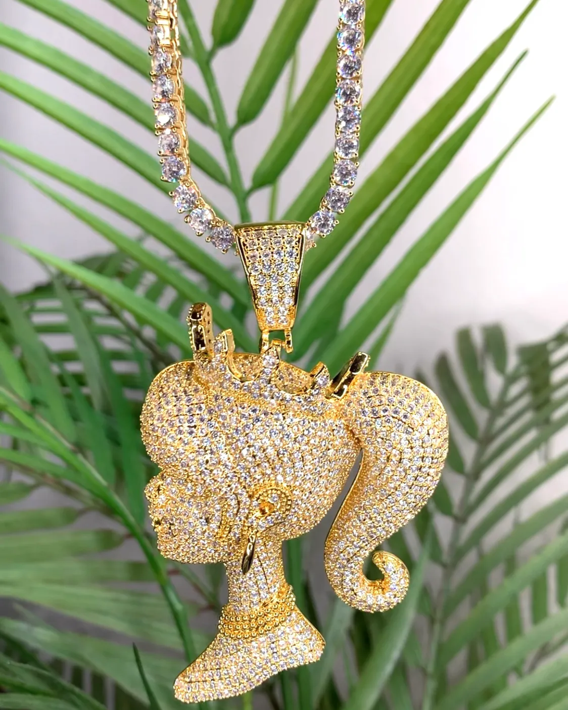 Queen Barbie Pendant