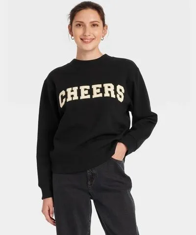 Universal Thread Women's Leisure Studio Graphic Sweatshirt